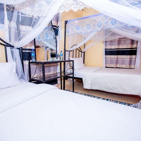 Kays Lodge Dar es Salaam Exterior photo