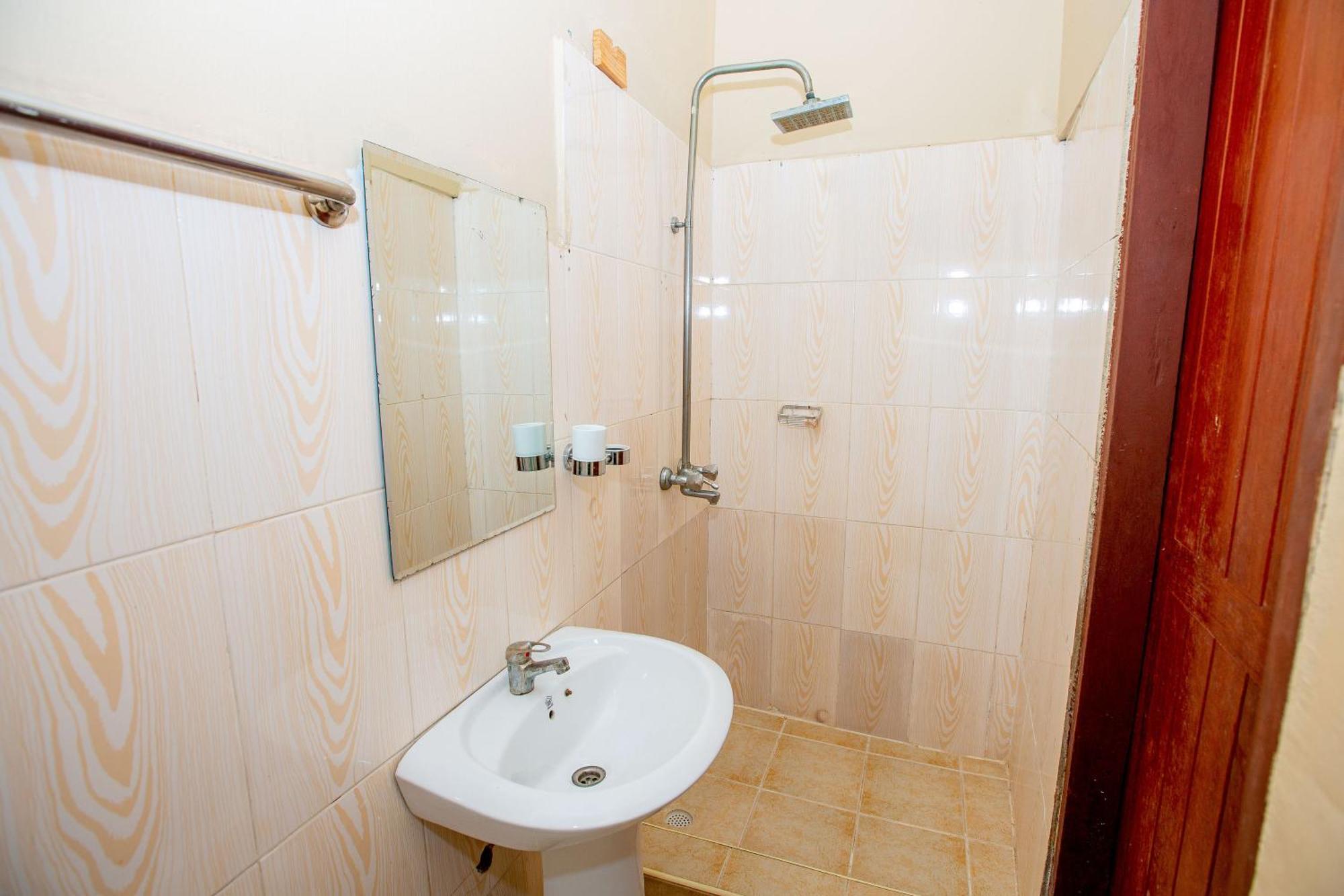 Kays Lodge Dar es Salaam Exterior photo