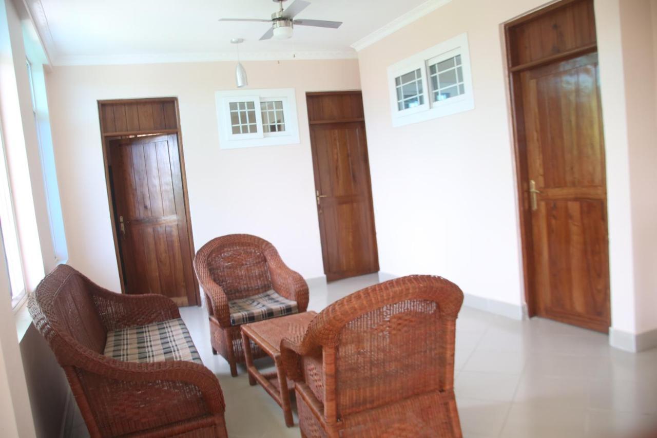 Kays Lodge Dar es Salaam Exterior photo